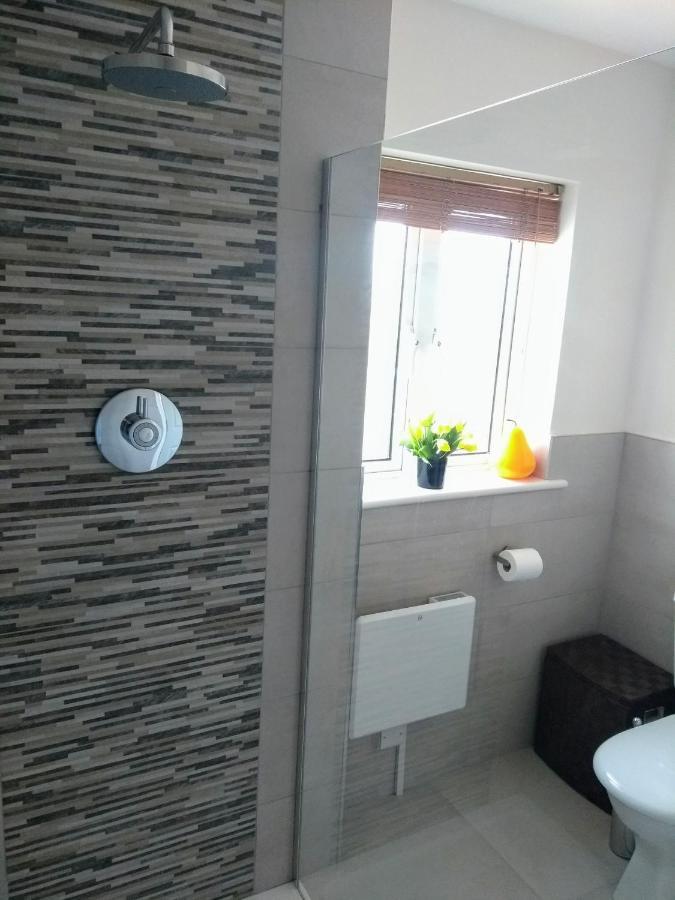 Ferienwohnung Rosies Clifden Exterior foto
