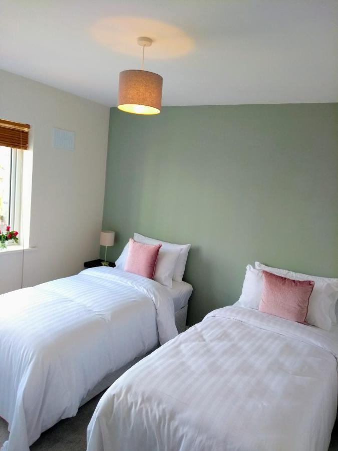 Ferienwohnung Rosies Clifden Exterior foto